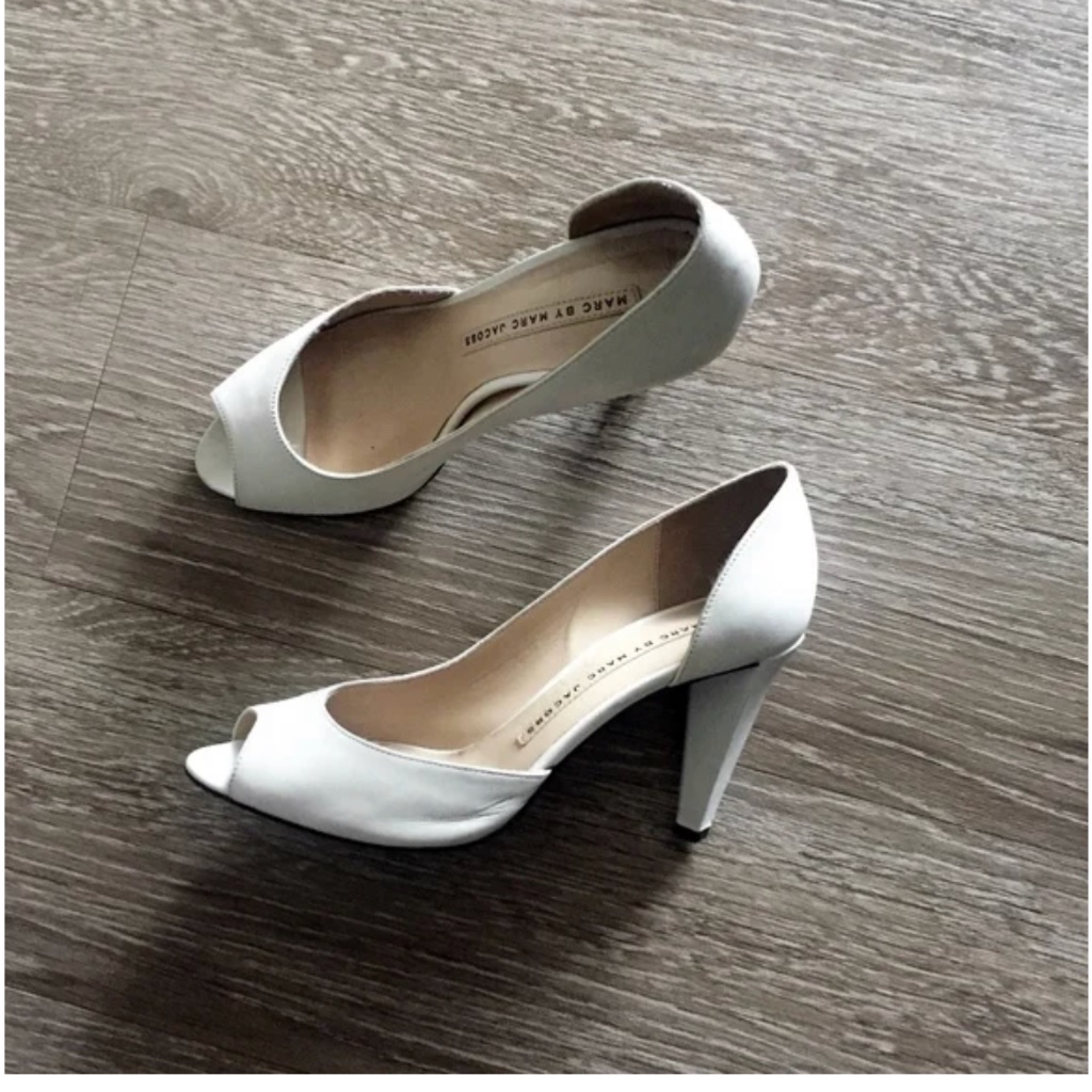 Marc Jacobs Heels Ivory White Leather Peep Toe Pump Shoes Vintage Bride